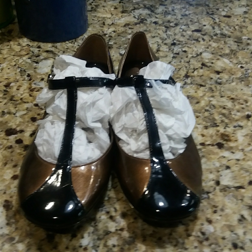 Flat shoes